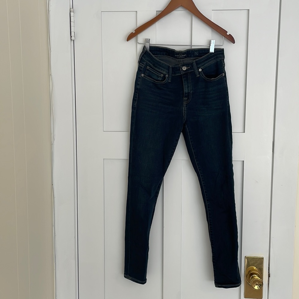 Lucky Brand, size 2, dark blue skinny Jean.